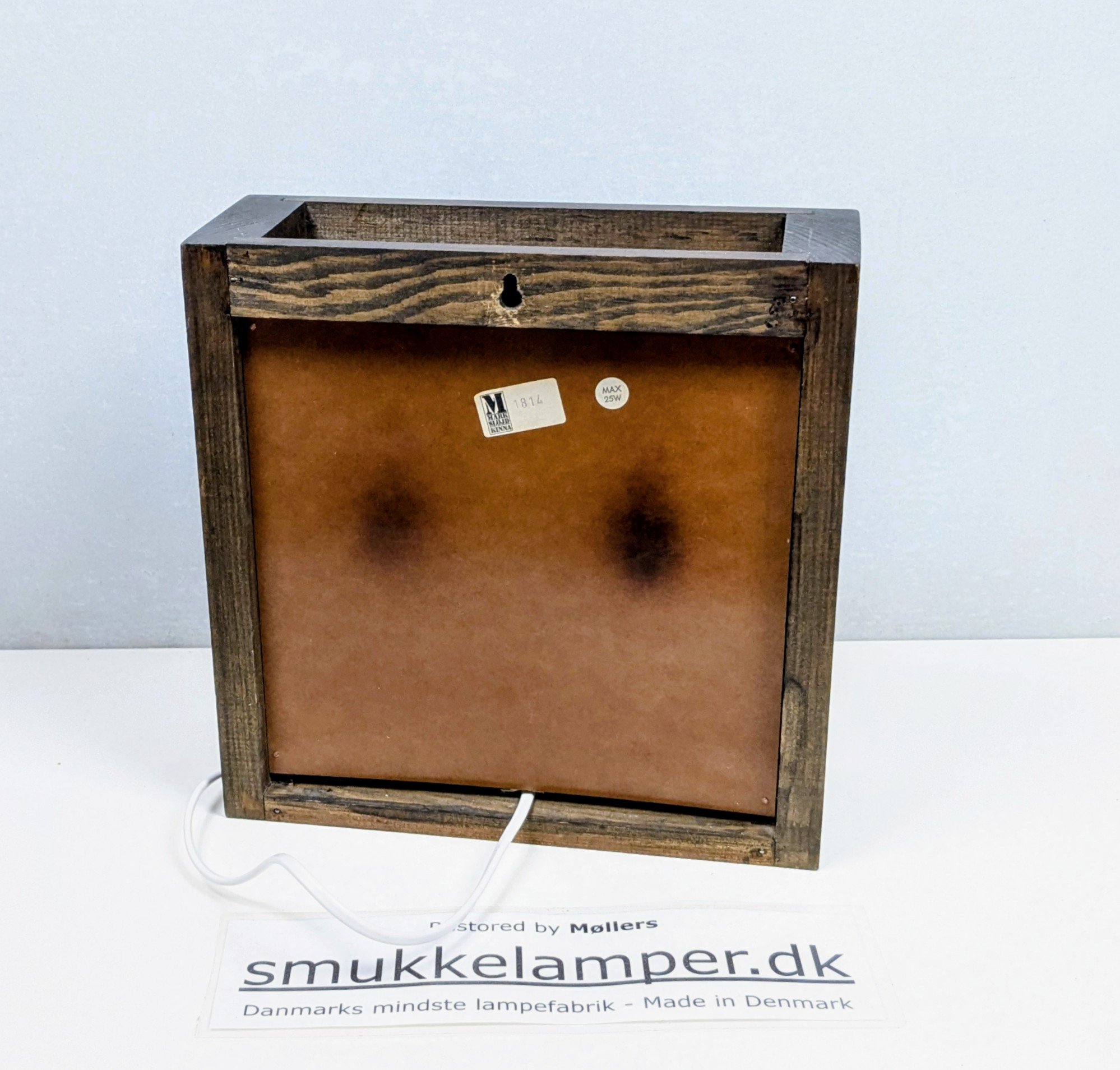 Wall Art 1970. Skandinavisk design. Fuld restaureret. Glas og bejdset træ. 26×26.