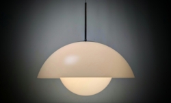 Skøn Konsthantverk lampe i akryl og glas. Ø44. Nyt el. AB Tyringe.