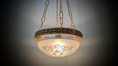 Fuld restaureret skønhed. Krystal krone. Håndlavet i 1960. Ø30. 70 cm fast nedhæng.