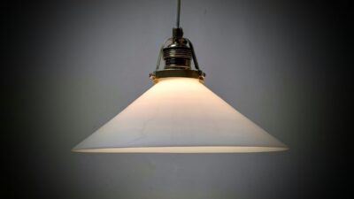 Holmegaard antik skomager pendel. Ø25,8 , 9,7 cmH. Messing. Fra 1920.