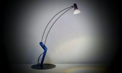 Sjælden Ikea “Rapid” bordlampe fra 1988. Klassisk cantilever design.