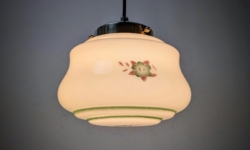 Fuld restaureret kuglependel fra 1940. Nyt el/messing ophæng. Ø21. Grønne blomster
