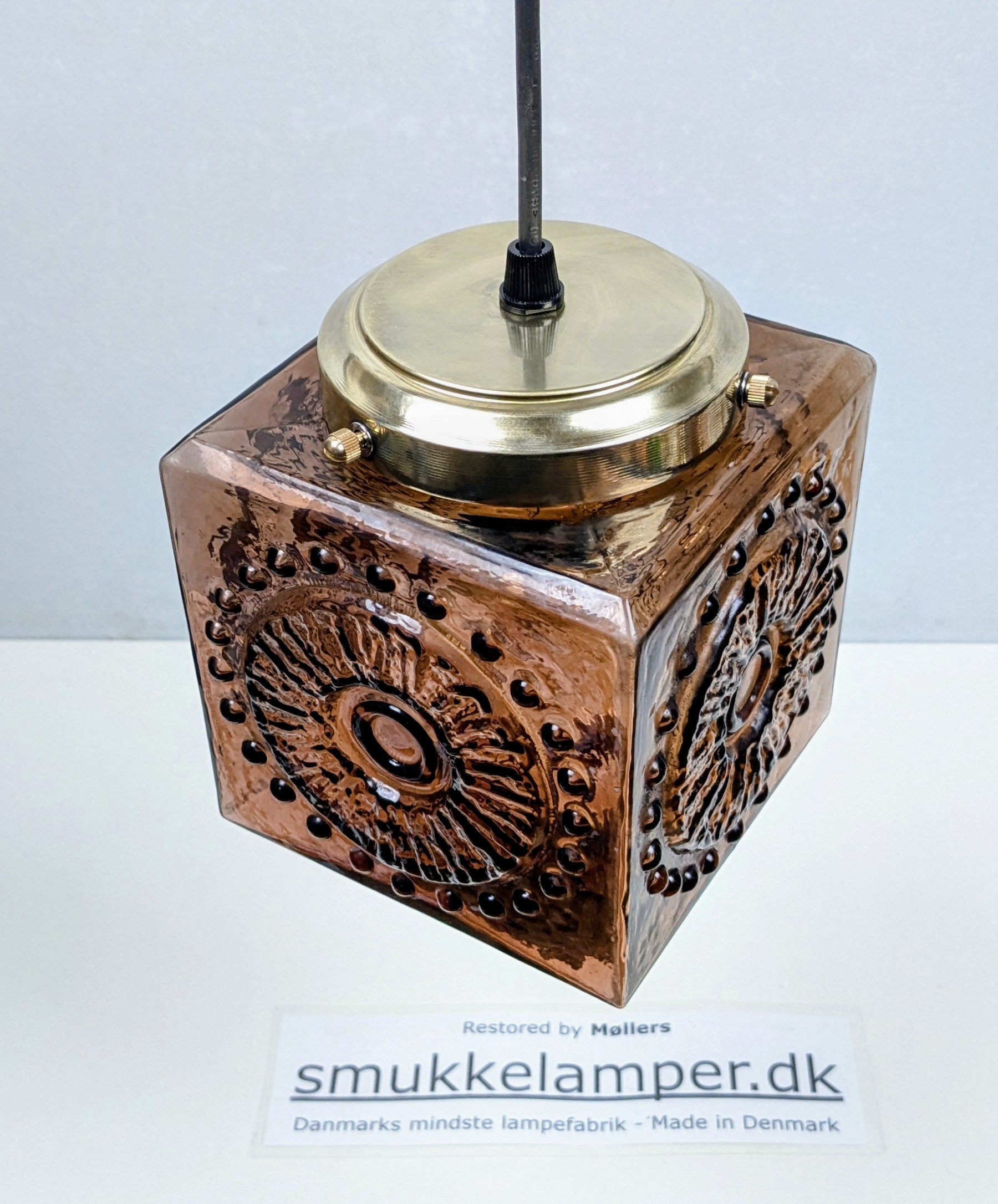 Skøn kube hjørne pendel fra 1970. Fuld restaureret. Ø20. Tv lampe.