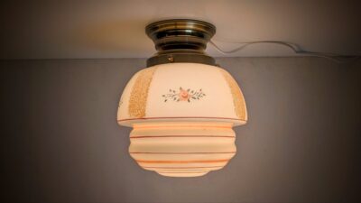 Smuk antik kugle pendel fra 1920  messing. 24 cm fast nedhæng.