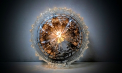 Skøn plafond med klart smukt glas. Ø26 12 cmH. Interiør til væg el. loft.