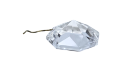 Krystal prisme m. ophæng. Til lysekrone. 24mmH. 22 mmB. 33 facet slebne sider. Brilliant Octogons