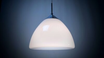 Louis Poulsen 1950. Vilhelm Lauritzen dansk design. Ø30. Nyt el. I flot stand.