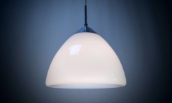 Louis Poulsen 1950. Vilhelm Lauritzen dansk design. Ø30. Nyt el. I flot stand.