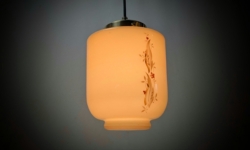 Skøn kuglependel fra 1930. Nougat. Ø16. Nyt el og ophæng m.m. Få brugsspor.