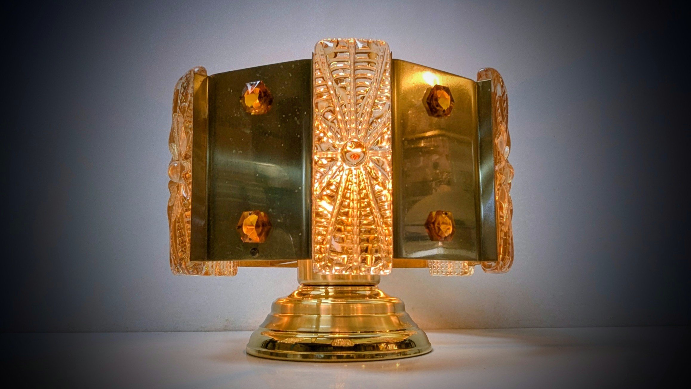 Custom håndsamlet prisme TV reol lampe. Ø28. Redesign. Pickup only.