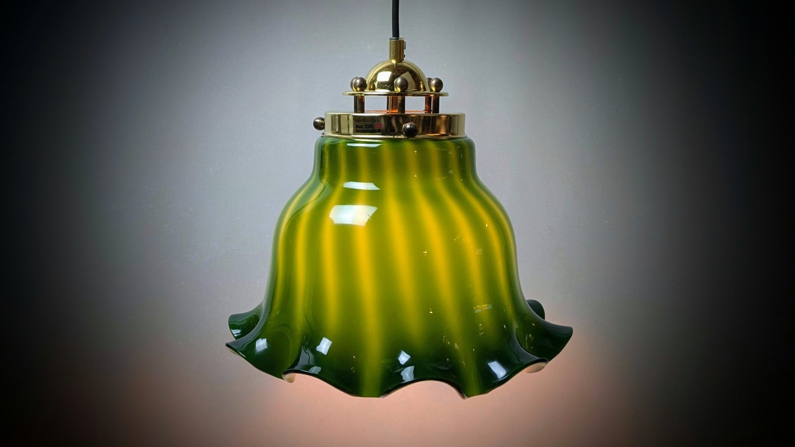 Glaspendel 1960’erne – Et Lysende Designikon med Bolche-mønster. Ø30. Restored