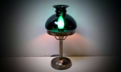 Klassisk stilren bordlampe. Vintage. Grøn Holmegaard glas. 36 cmH