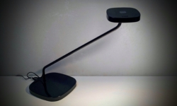Luxo Trace Glamox. Norsk klassisk design kontorlampe. Sort. USB version med LED