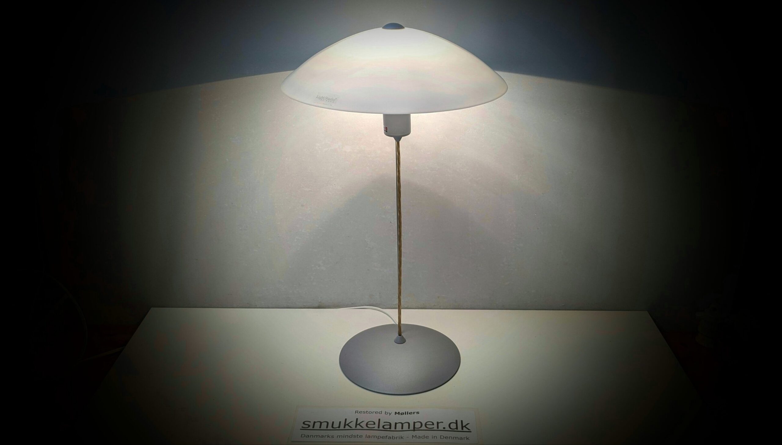 Danish design 1990. Light Studio. by Horn. Type 2220. 54 cmH. Delvist nyt el. - Billede 5