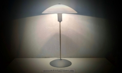 Danish design 1990. Light Studio. by Horn. Type 2220. 54 cmH. Delvist nyt el.