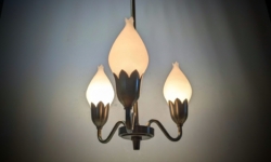 Fuld restaureret Fog og Mørup lysekrone fra 1940. Ø32. 57 cm Fast nedhæng. Original mørk messing