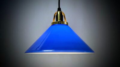 Skøn dansk blå skomager pendel fra 1980. Professionelt restaureret. Ø24,4. Odreco.