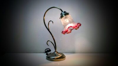 Skøn professionel restaureret Cottex bordlampe fra 1980. 37 cmH