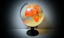 Flot stor dansk Globus fra 1988. Scan Globe. 43 cmH