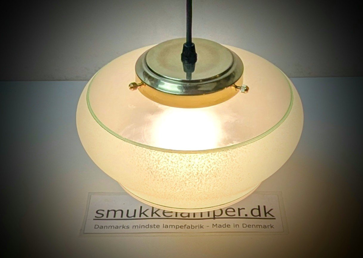 Professionelt restaureret kuglependel fra 1920 med grønne / røde streger. Ø23.