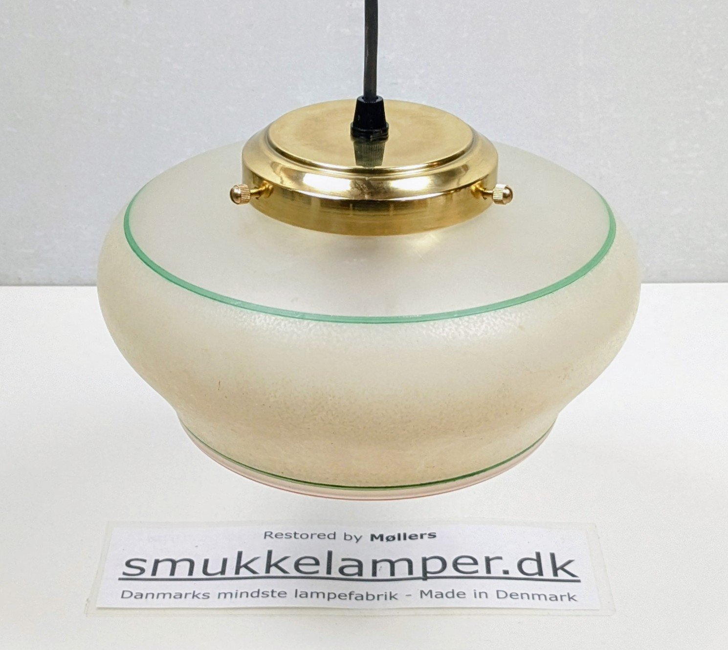 Professionelt restaureret kuglependel fra 1920 med grønne / røde streger. Ø23.