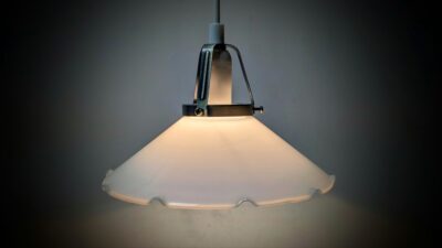 Lille fin skandinavisk køkken lampe. Excellent condition. Ø20. Model Oriva