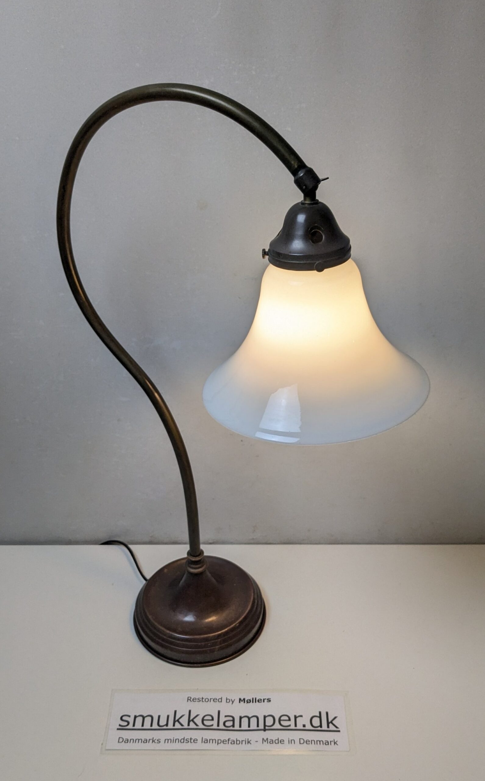 Stor Antik bordlampe i messing. professionelt restaureret. 60 cmH. 1930