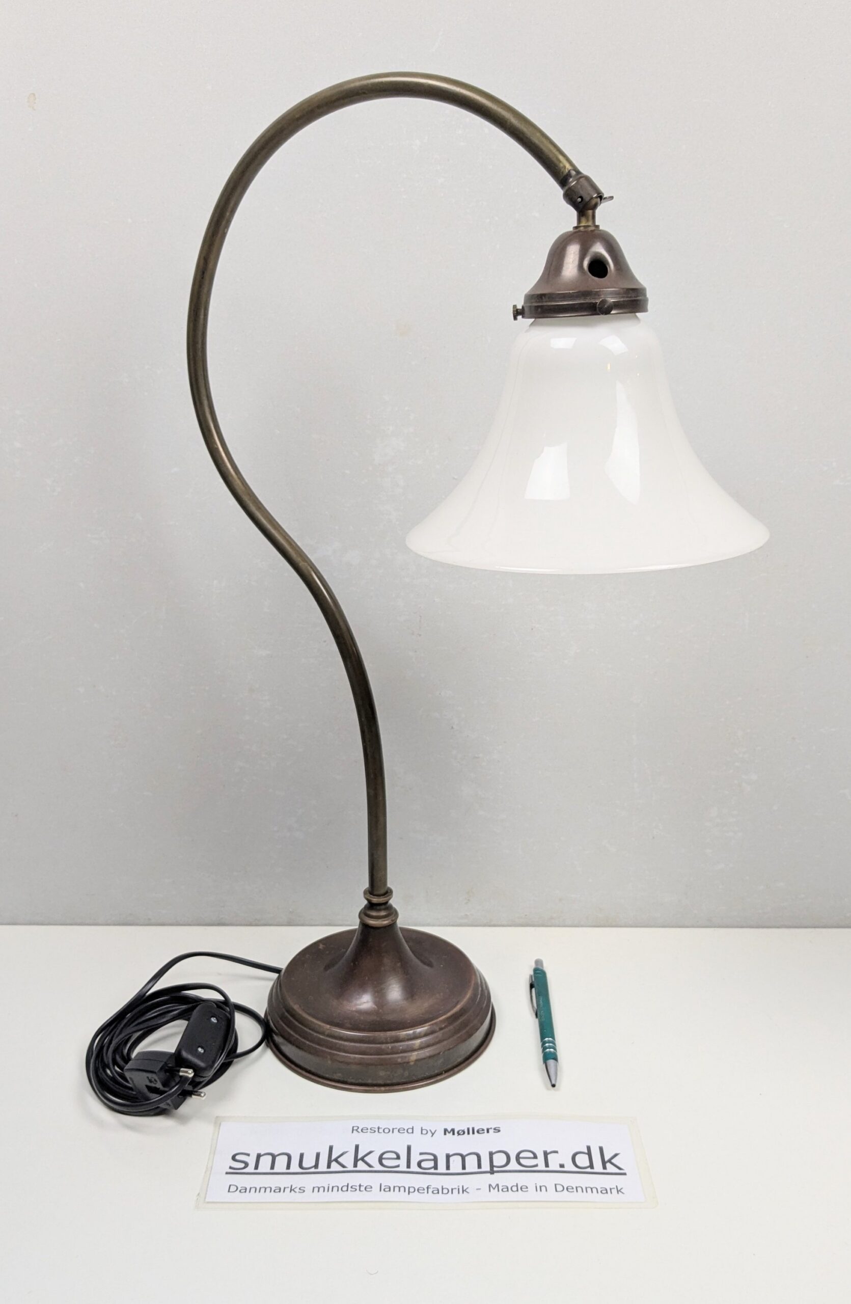 Stor Antik bordlampe i messing. professionelt restaureret. 60 cmH. 1930