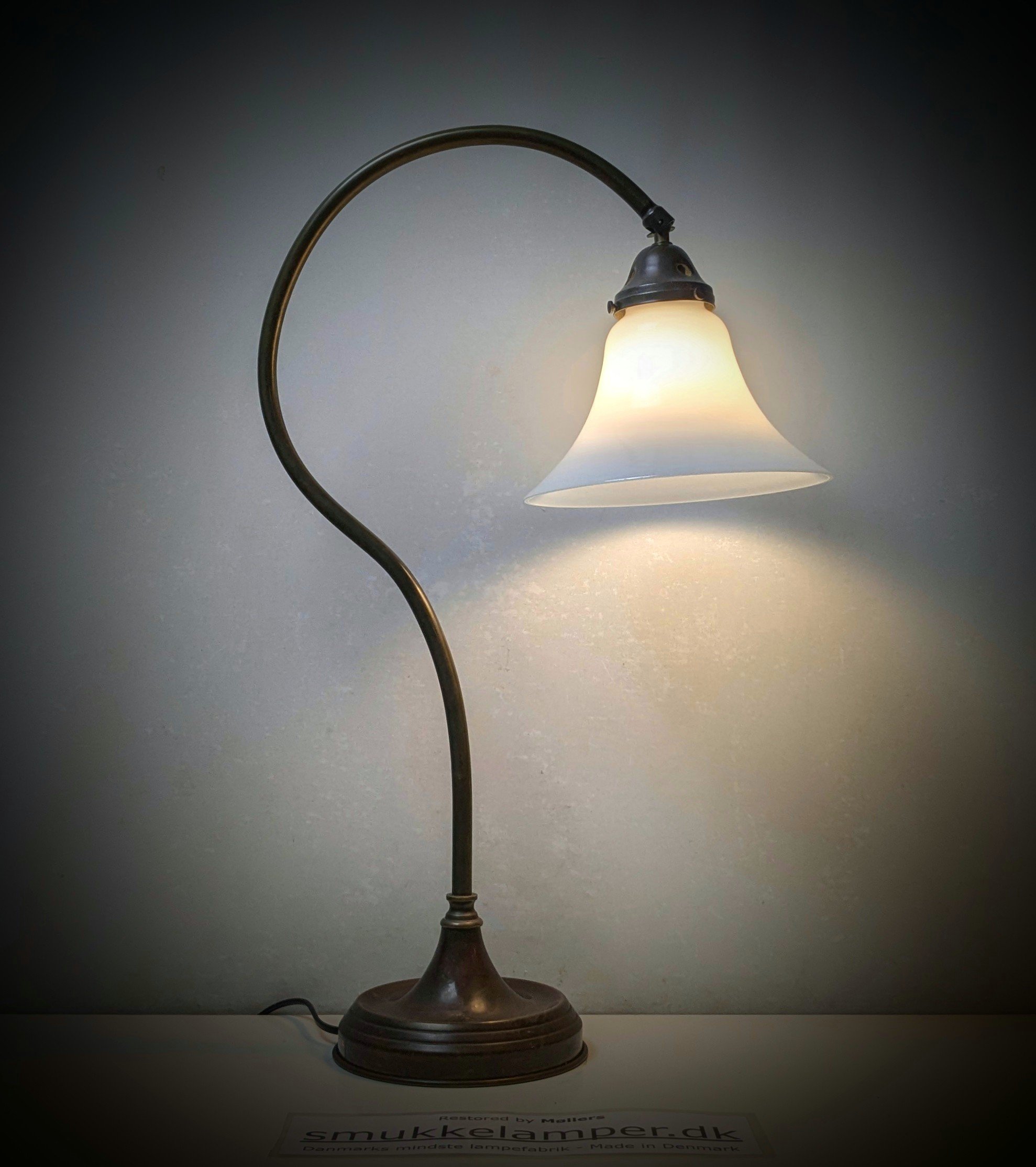Stor Antik bordlampe i messing. professionelt restaureret. 60 cmH. 1930