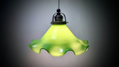 Skøn Antik græs grøn køkken lampe med bølgeglas. Ø27. Professionelt restaureret.