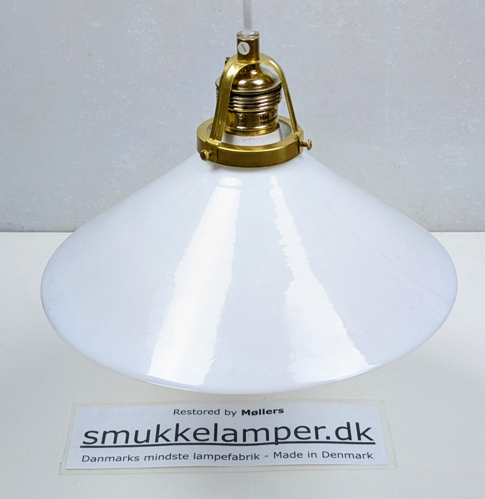 Holmegaard antik skomager pendel. Ø26,4 , 9,7 cmH. Messing. Fra 1920.