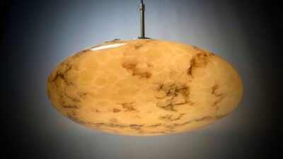 Stor marmoreret plafond fra 1920. Fuld restaureret. Ø40. 32 cm høj.