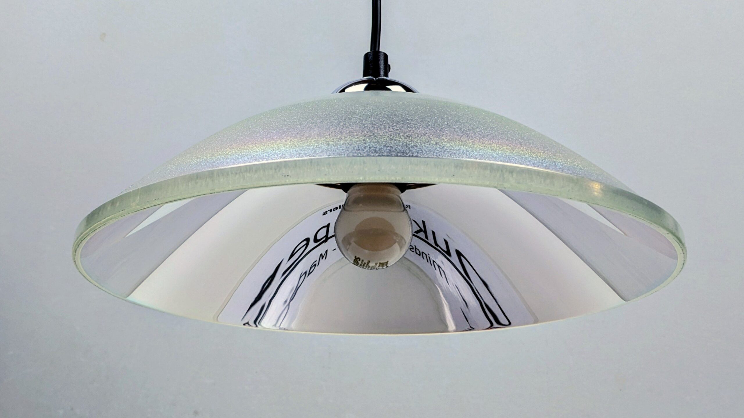 Unika Designlampe i Optisk Glas
Custom Redesign by Møllers Belysning. Aurora Ø33.