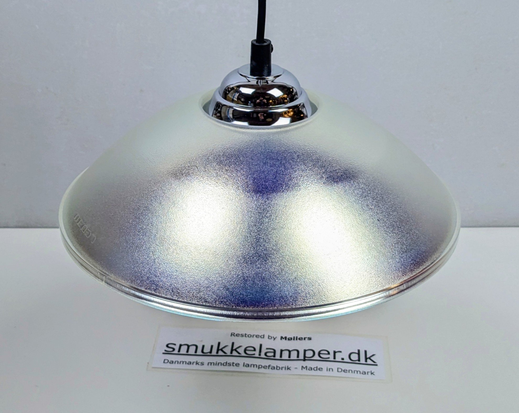 Unika Designlampe i Optisk Glas
Custom Redesign by Møllers Belysning. Aurora Ø33.