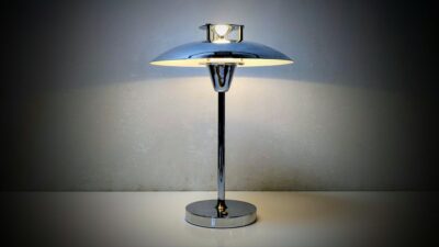 Danish design 2025. NY. Tom Stepp. Batteri bordlampe. Krom. Dæmpbar opladelig