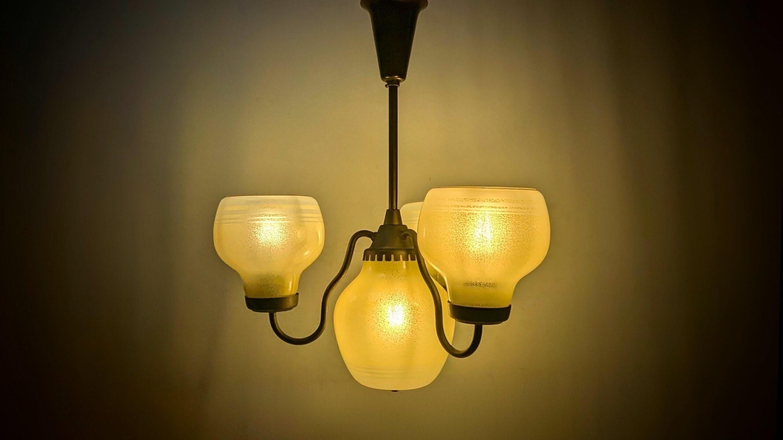 Sjælden LYFA Lysekrone – Bent Karlby (ca. 1940–50’erne) – Professionelt restaureret. Ø44. 54 cm nedhæng.
