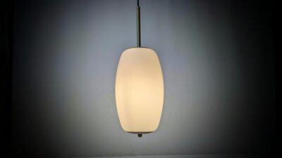 Skøn dansk redesign. Silke pendel. Ø15. 43 cm høj.