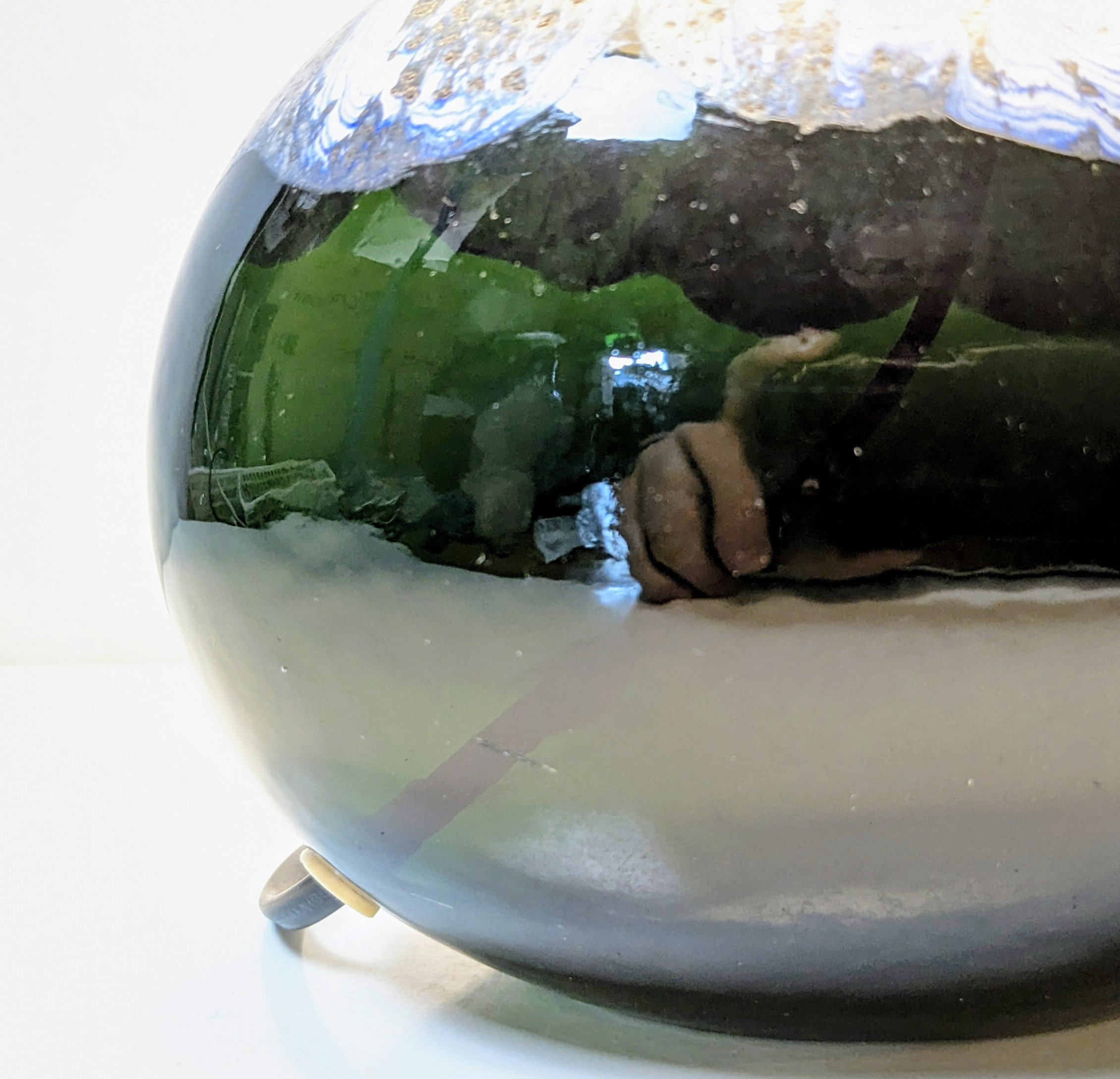 Sjælden Asymmetrisk bordlampe i mørk grøn glas fra 1973. Nyt el/skærm. Fyens Glasværk. Michael Bang.