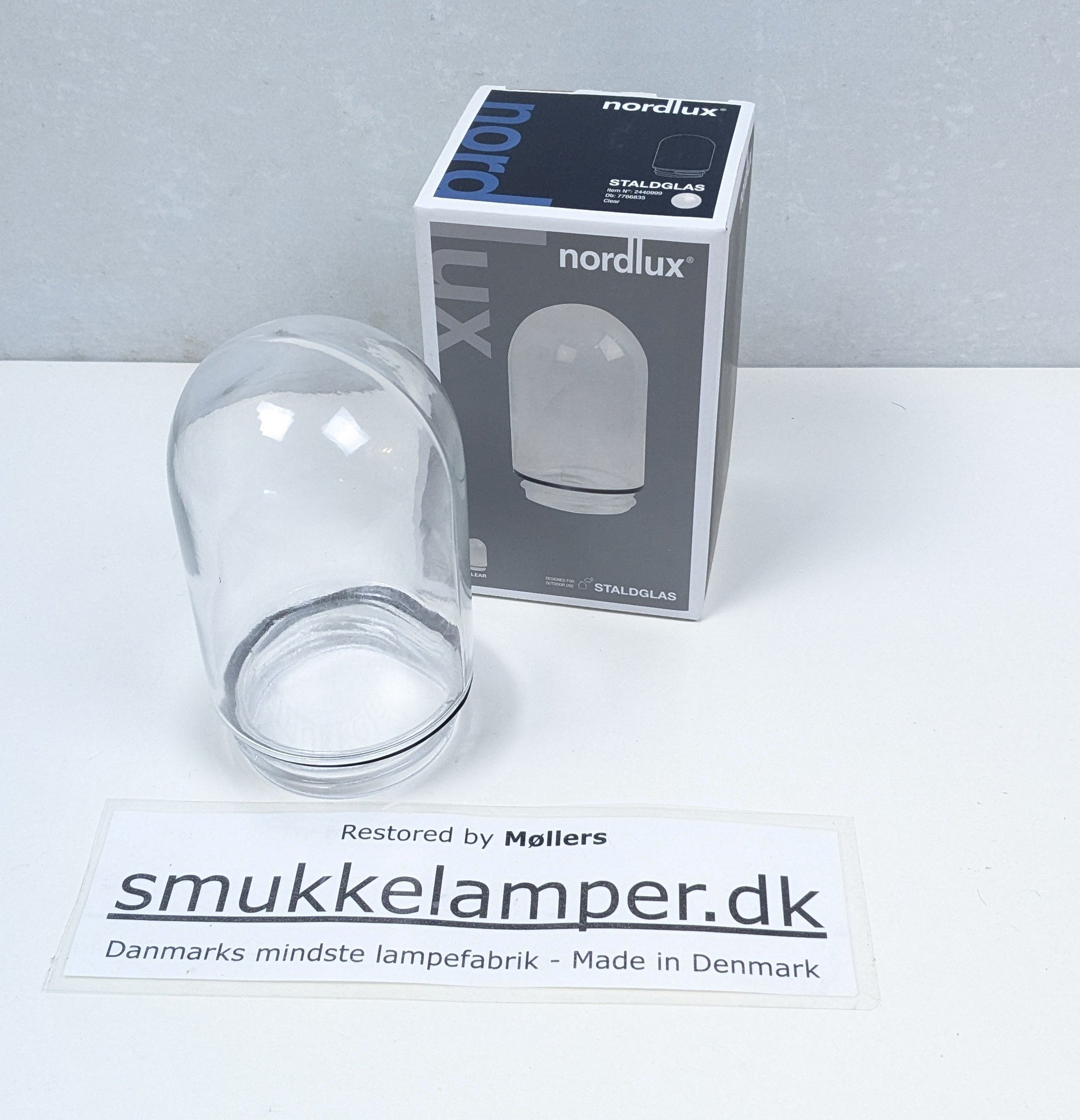 Nyt Nordlux stald lampe glas m. pakning. 85 mm gevind. Længde 160mm.