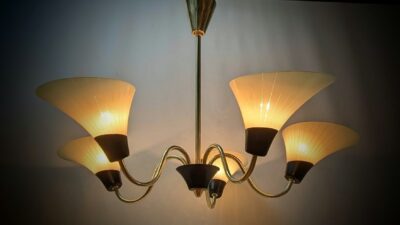 Professionelt restaureret dansk Fog & Mørup lysekrone – Scandinavian Modern eksklusiv. 1940. Pickup only