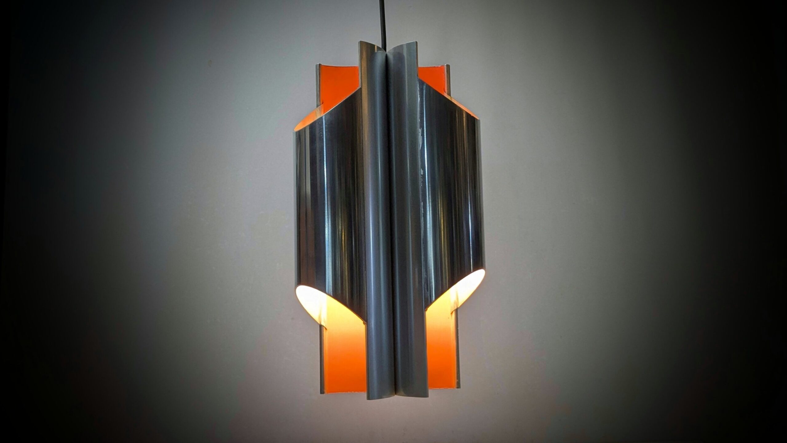 Topdesign – Original Bent Karlby “Panter” pendel fra 1969 – ikonisk dansk design for LYFA