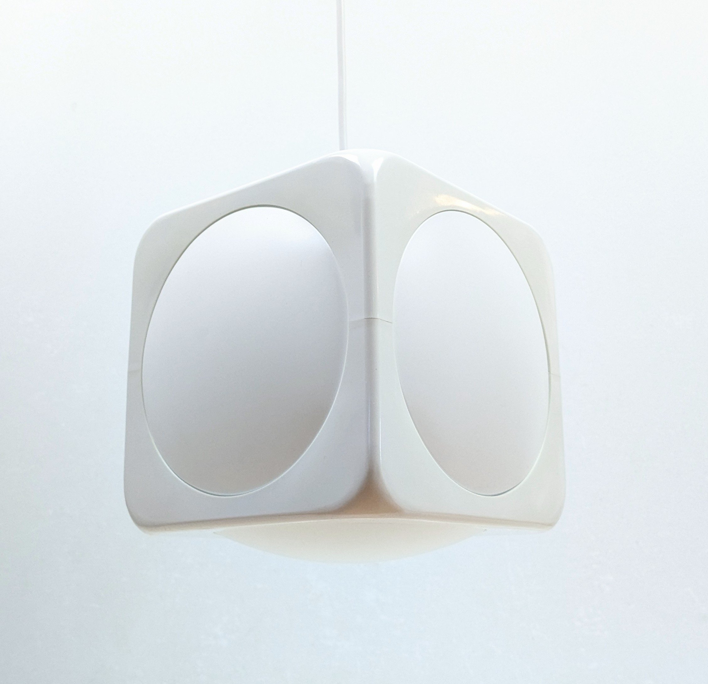 Lars Schiøler Hoyrup. Pokerdice /Kuben. Nyt el. Sjælden. Danish design 1972. Hvid