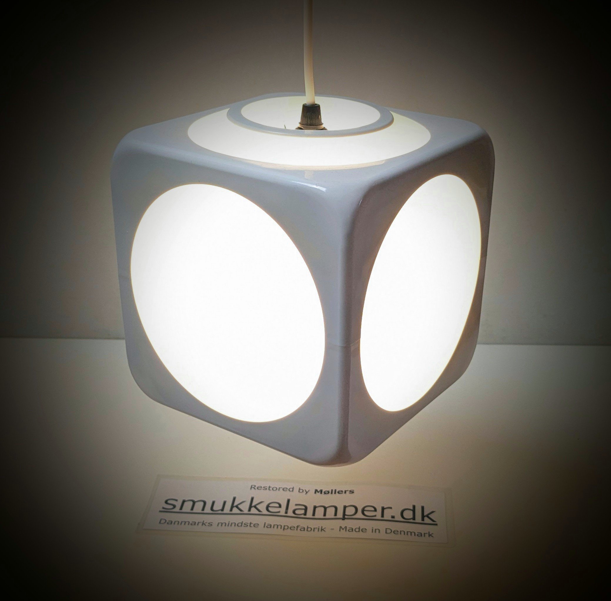 Lars Schiøler Hoyrup. Pokerdice /Kuben. Nyt el. Sjælden. Danish design 1972. Hvid