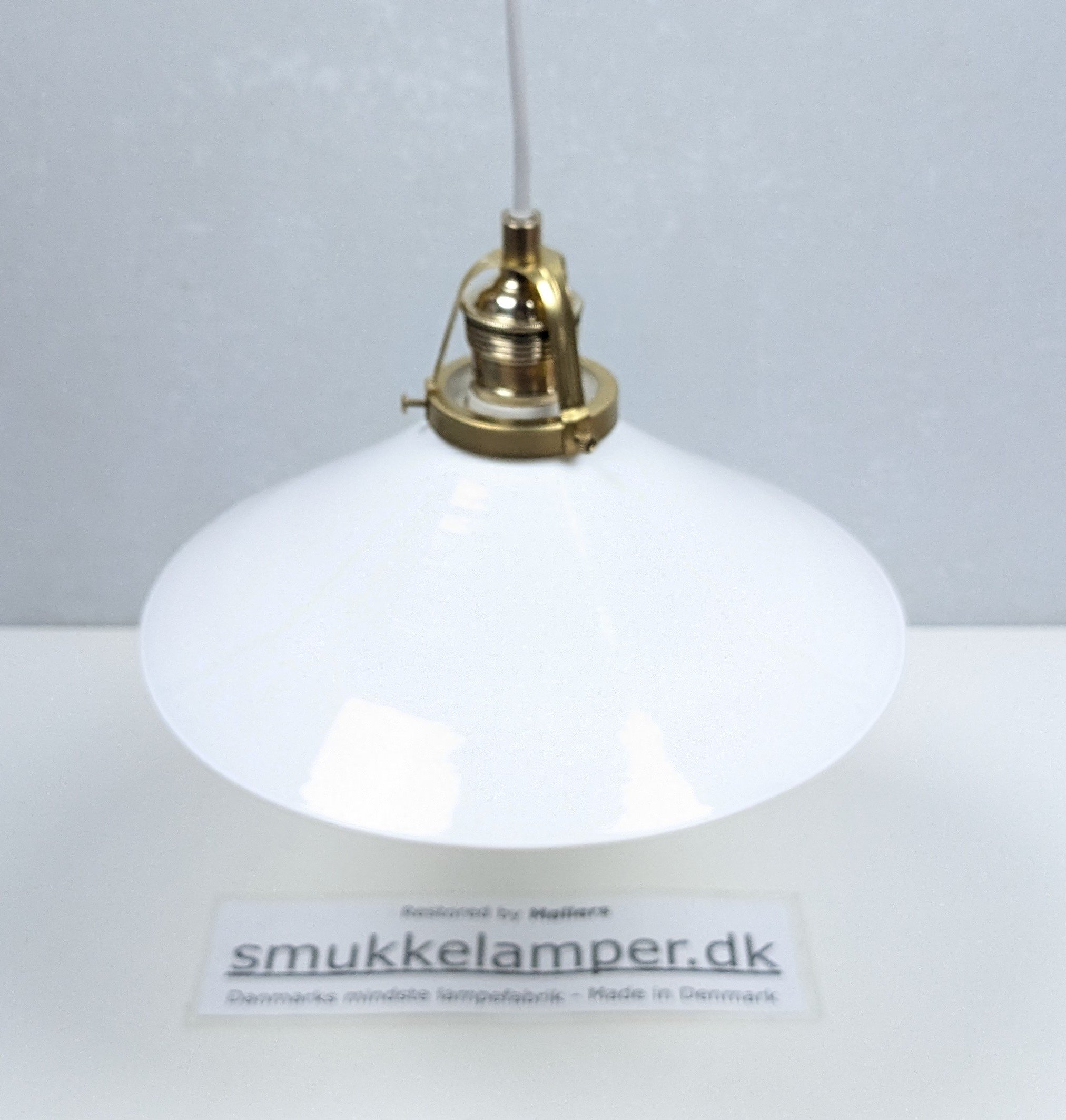 Holmegaard antik skomager pendel. Ø26,5 , 8,4 cmH. Messing. Fra 1890. Fyens Glasværk - Billede 2