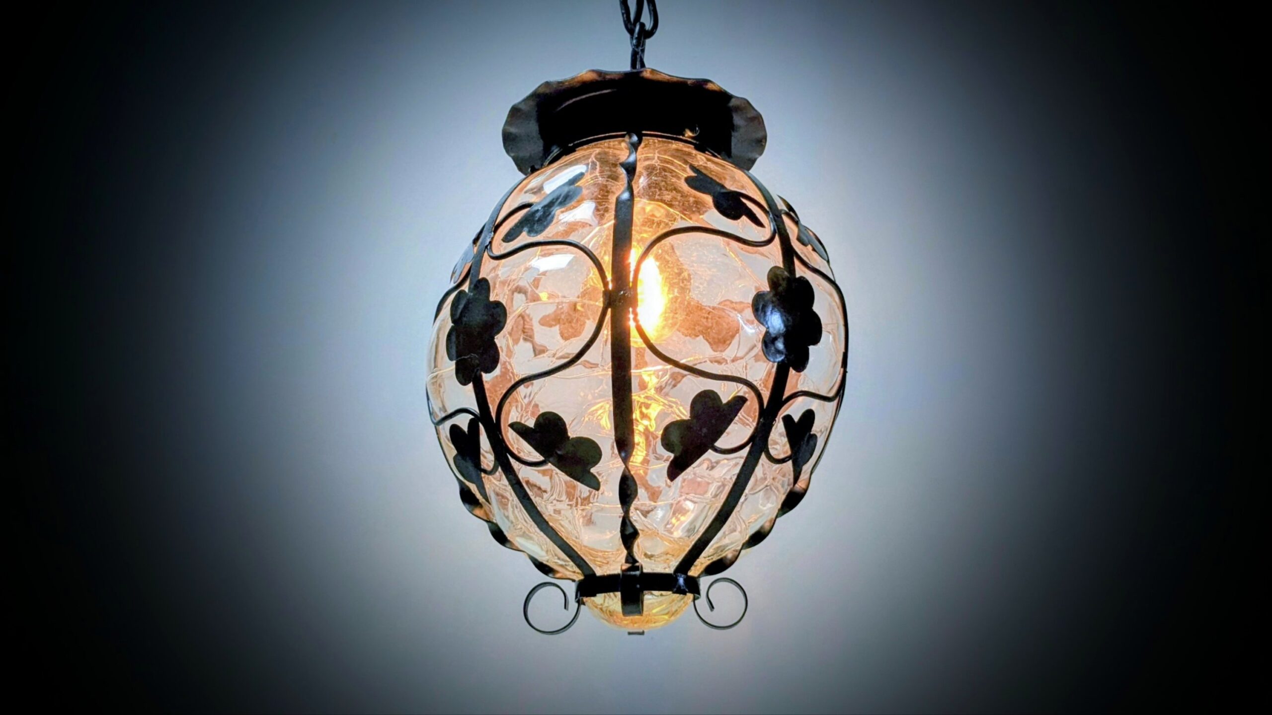 Svensk Ture Berglund lampe fra 1940. Krakeleret glas. Ø23. Orangeri belysning