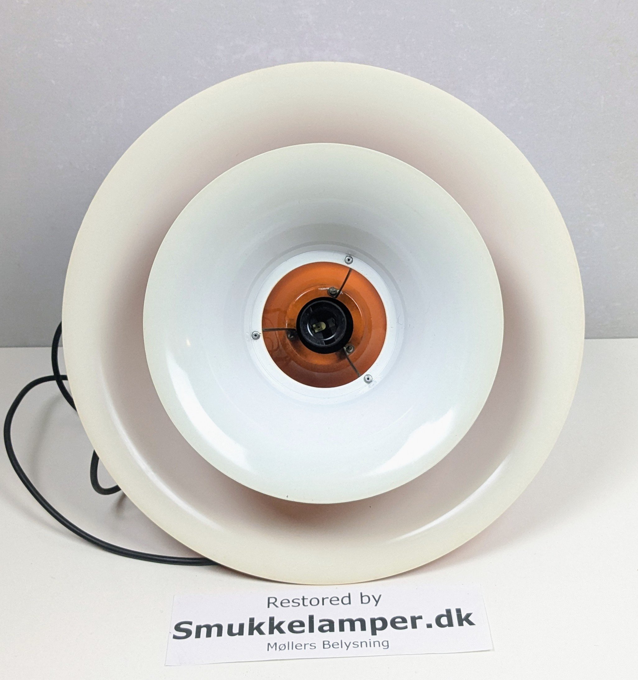 Original orange Fog & Mørup loftlampe – Erik Balslev, 1970’erne. Excellent condition. Nyt el.
