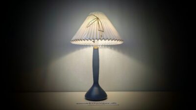 Sjælden original dansk glas bordlampe Voss. Samleobjekt. Professionelt restaureret. 1963. Pickup only