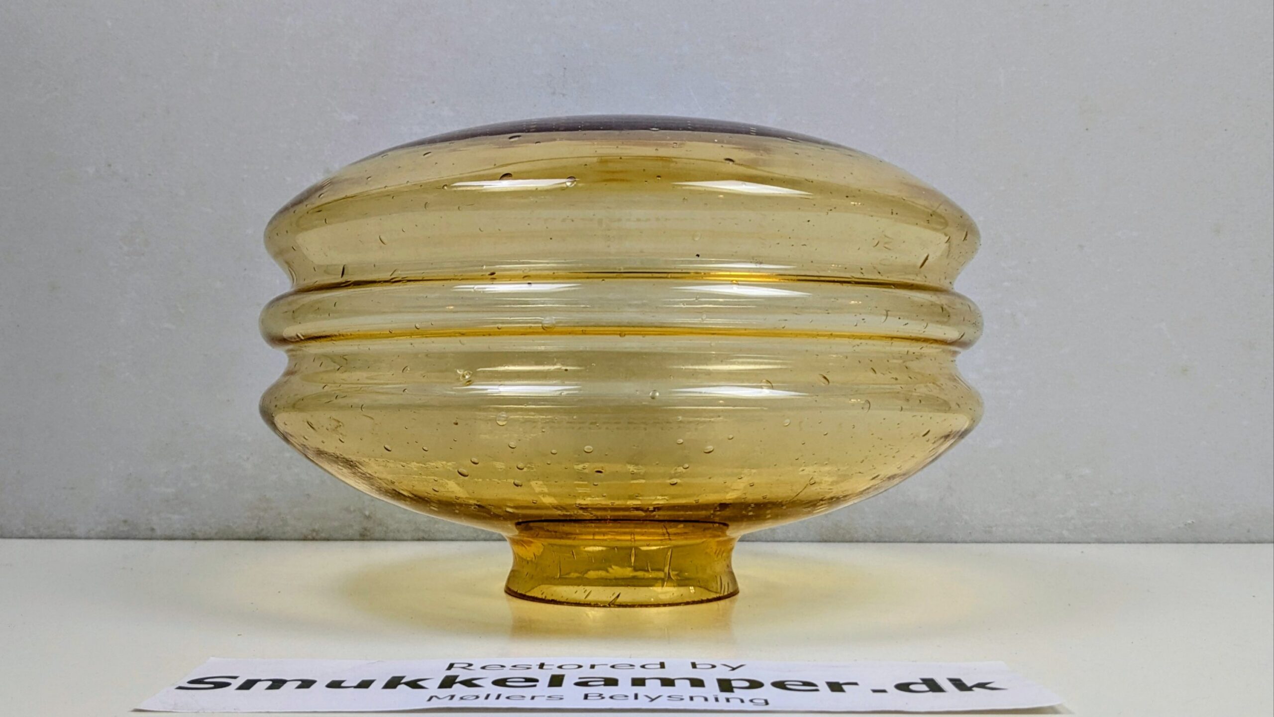 Vintage dansk lampeglas fra 1970. Udendørslampe. Ø27. 18 cm høj. 9,5 cm gribekant.