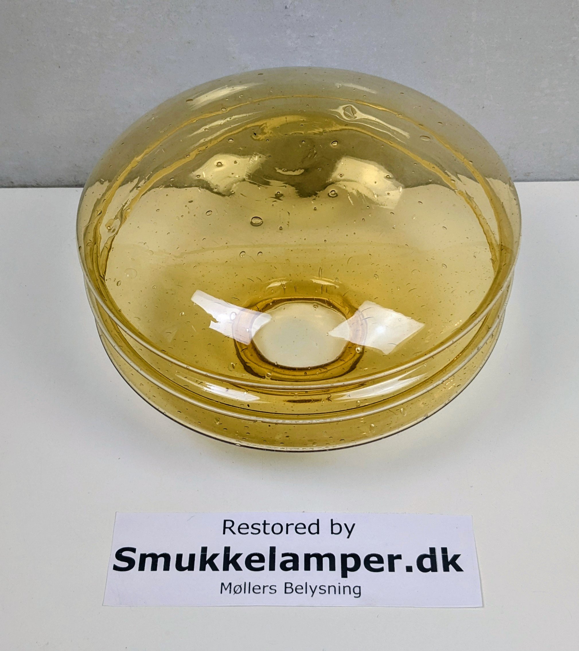 Vintage dansk lampeglas fra 1970. Udendørslampe. Ø27. 18 cm høj. 9,5 cm gribekant.