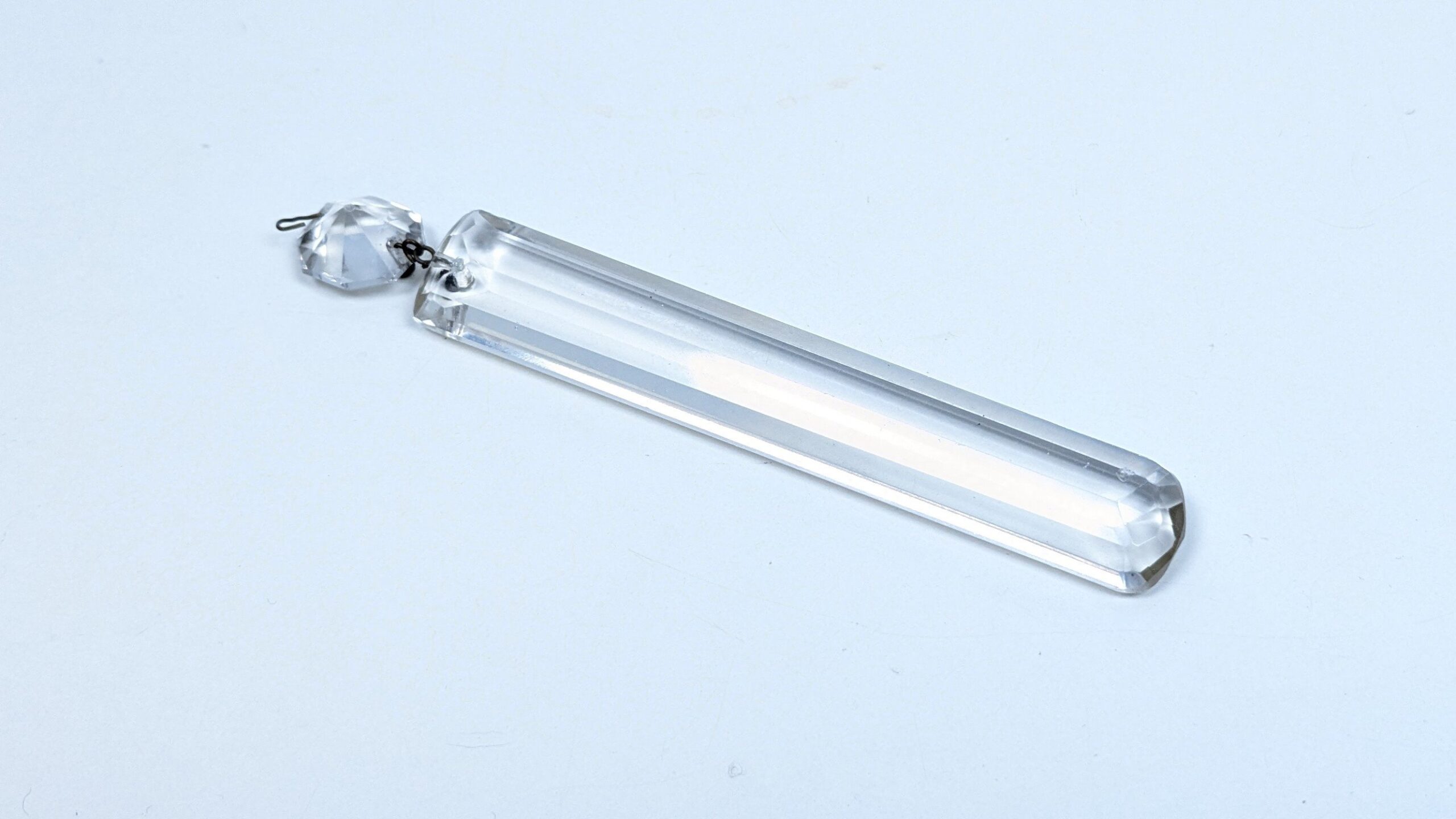 Fransk Krystal pendeloque prisme. Til lysekrone. 133mmL. Wienerprisme 1820
